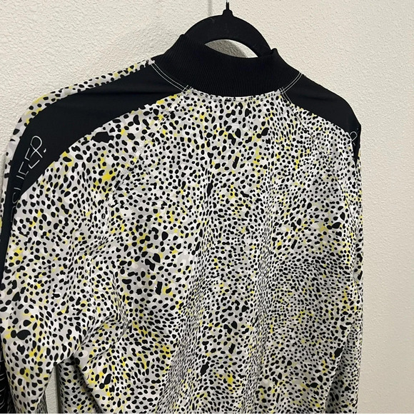 Goldsheep Animal Print Light Track Jacket
Lightweight Yellow Black Spot - Picture 11 of 12